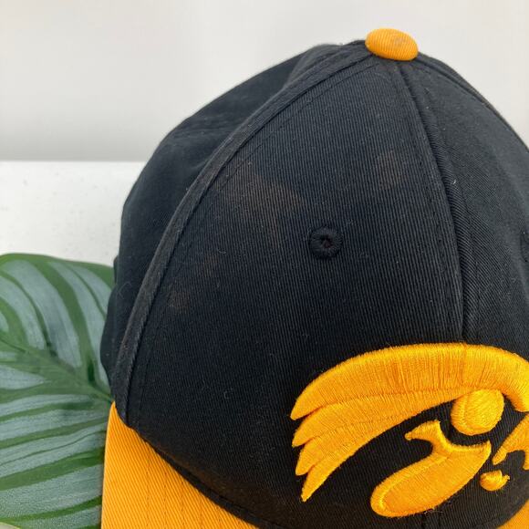 Top Of The World Black Iowa Hawkeye University Snap Back Flat Bill Youth Hat Cap - Picture 12 of 12